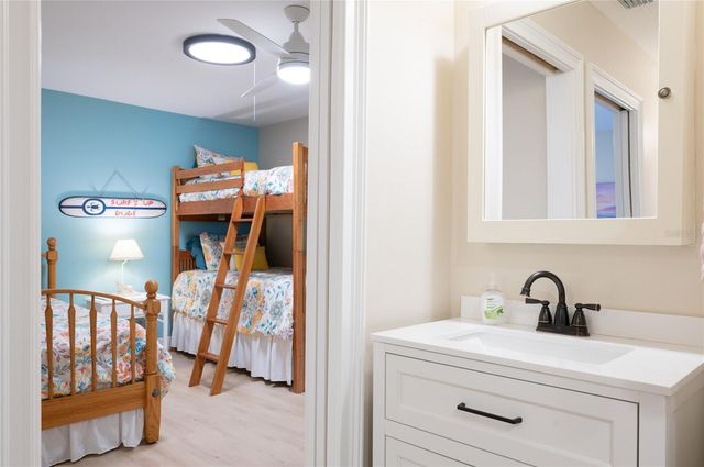 213 75TH STREET, Holmes Beach, FL 34217