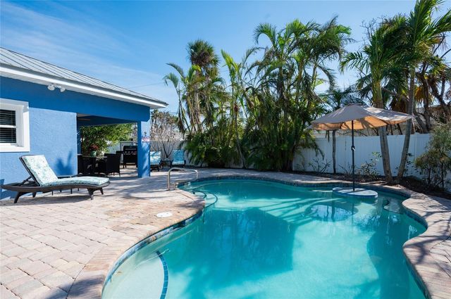 213 75TH STREET, Holmes Beach, FL 34217