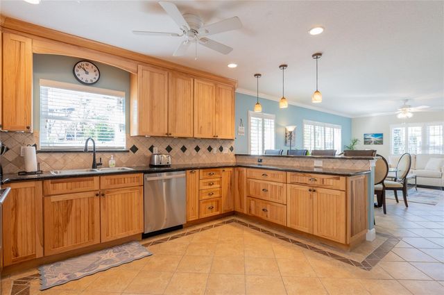 213 75TH STREET, Holmes Beach, FL 34217