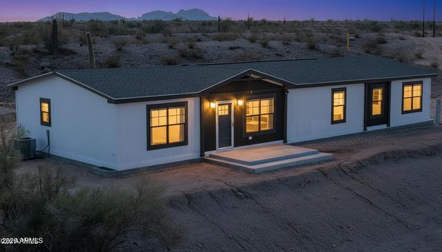 33013 W Cambridge Avenue, Tonopah, AZ 85354