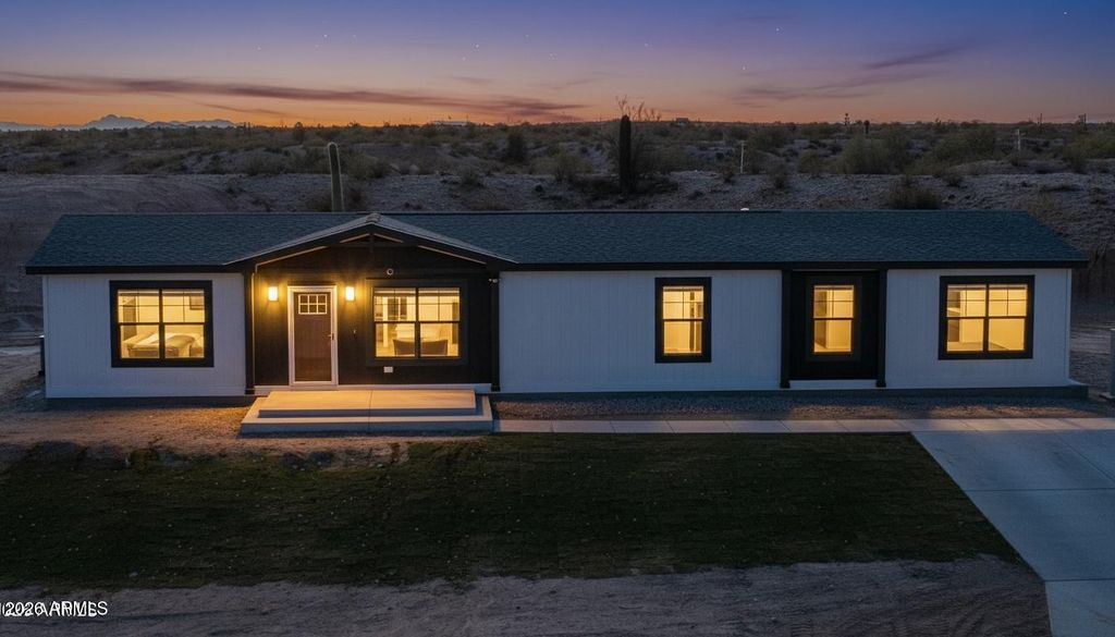33013 W Cambridge Avenue, Tonopah, AZ 85354