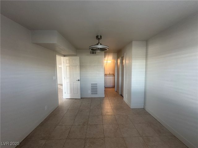 5330 Rod Court 102, Las Vegas, NV 89122