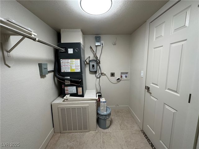 5330 Rod Court 102, Las Vegas, NV 89122