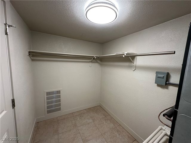 5330 Rod Court 102, Las Vegas, NV 89122