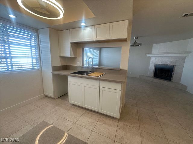 5330 Rod Court 102, Las Vegas, NV 89122