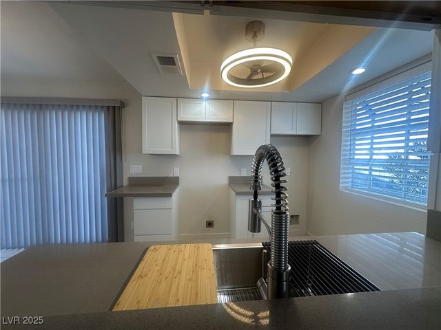 5330 Rod Court 102, Las Vegas, NV 89122