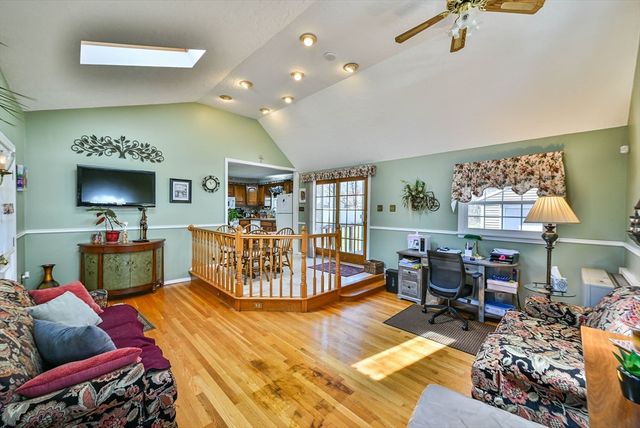 22 Trahan Ave, Worcester, MA 01604