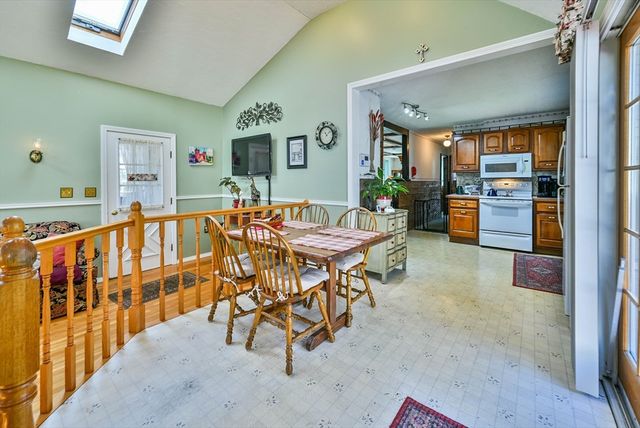 22 Trahan Ave, Worcester, MA 01604