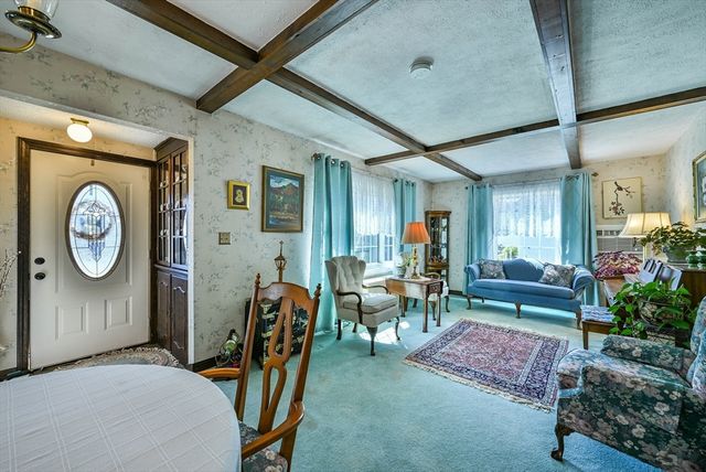 22 Trahan Ave, Worcester, MA 01604