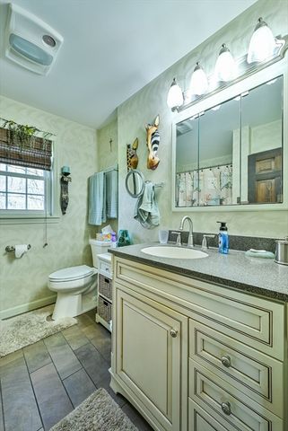 22 Trahan Ave, Worcester, MA 01604