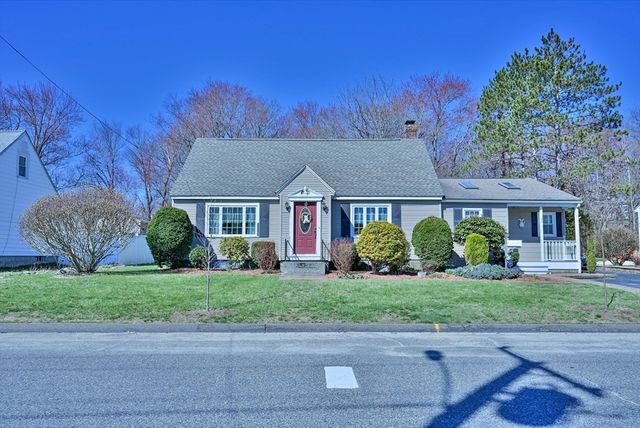 22 Trahan Ave, Worcester, MA 01604