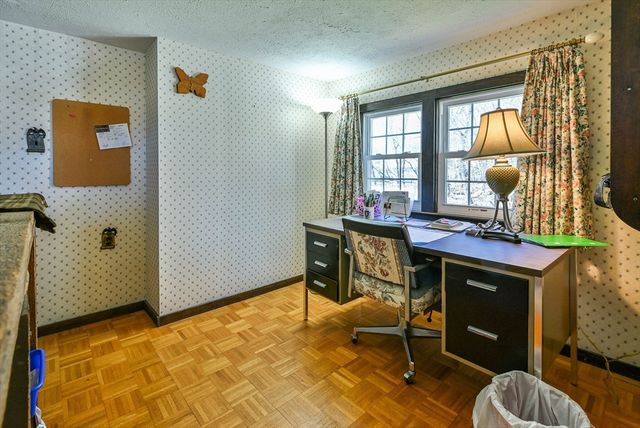 22 Trahan Ave, Worcester, MA 01604