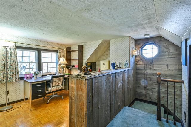 22 Trahan Ave, Worcester, MA 01604