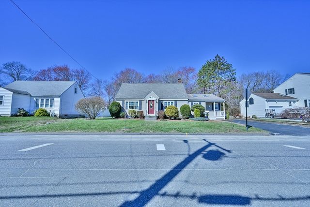 22 Trahan Ave, Worcester, MA 01604