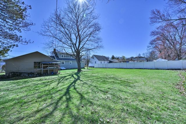 22 Trahan Ave, Worcester, MA 01604