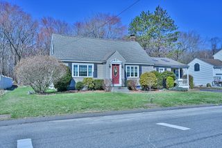 22 Trahan Ave, Worcester, MA 01604