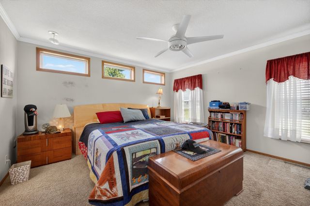 313 Market Avenue NW, Mitchellville, IA 50169