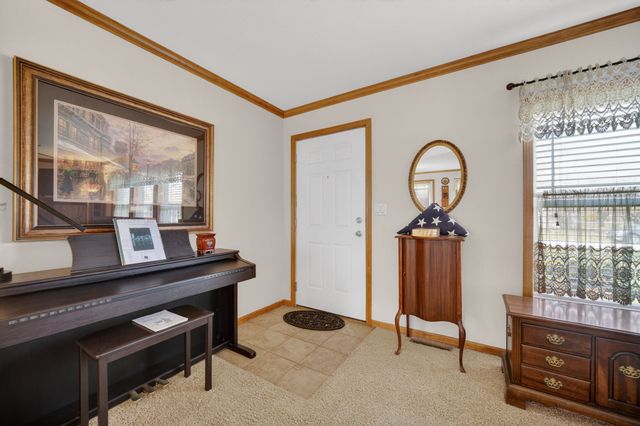 313 Market Avenue NW, Mitchellville, IA 50169