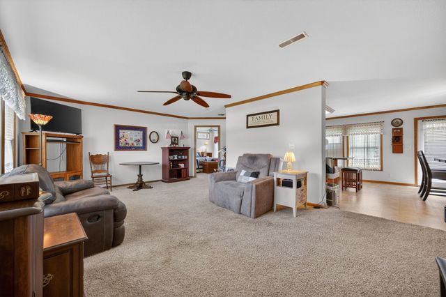 313 Market Avenue NW, Mitchellville, IA 50169