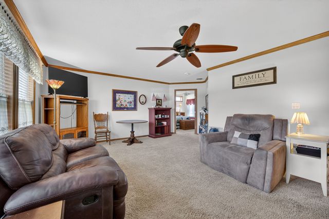 313 Market Avenue NW, Mitchellville, IA 50169