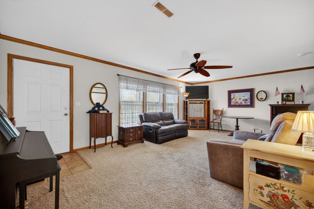 313 Market Avenue NW, Mitchellville, IA 50169