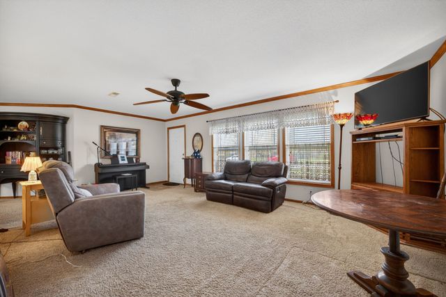 313 Market Avenue NW, Mitchellville, IA 50169