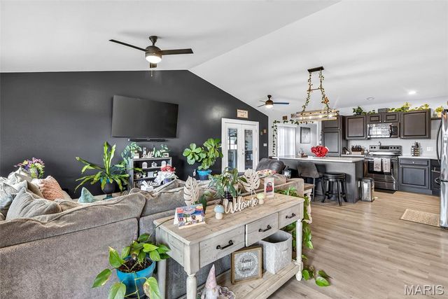 50 Swan Lane, Farmington, MO 63640