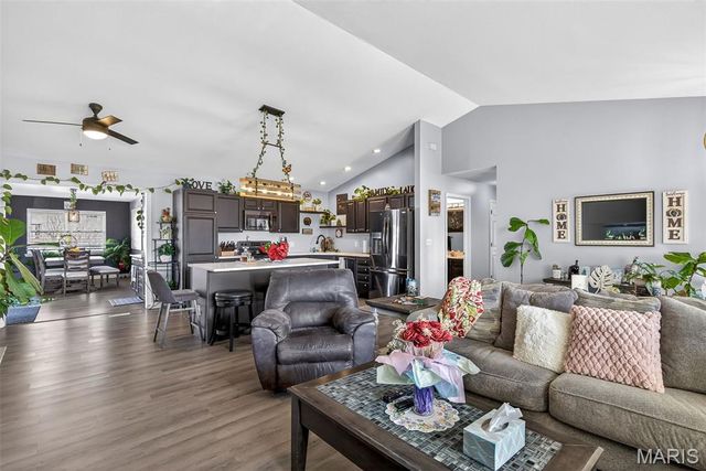 50 Swan Lane, Farmington, MO 63640