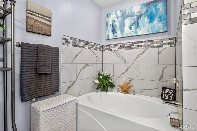 50 Swan Lane, Farmington, MO 63640