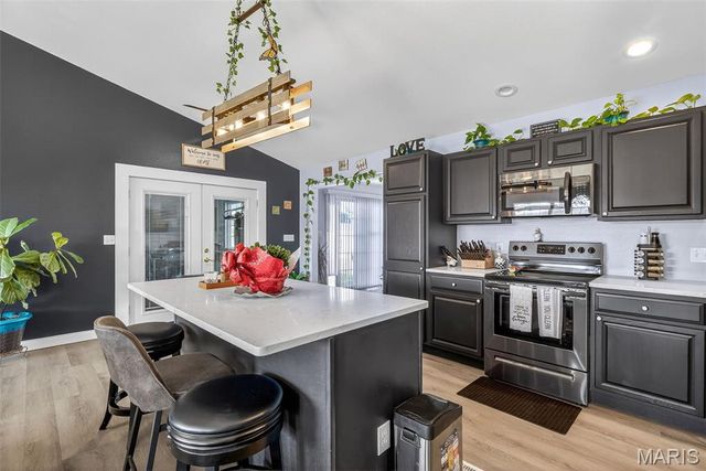 50 Swan Lane, Farmington, MO 63640