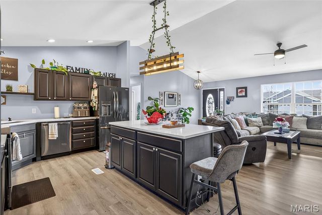 50 Swan Lane, Farmington, MO 63640