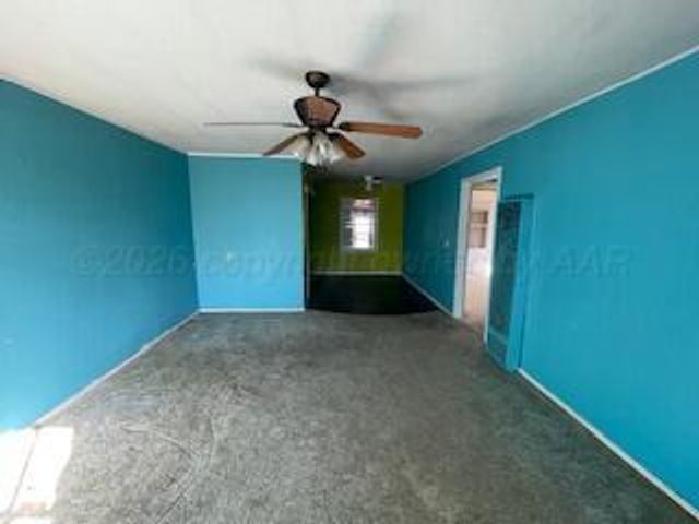 218 N Gaines Avenue, Tulia, TX 79088