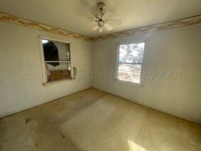 218 N Gaines Avenue, Tulia, TX 79088