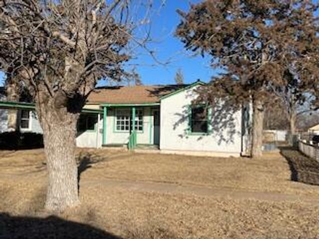 218 N Gaines Avenue, Tulia, TX 79088