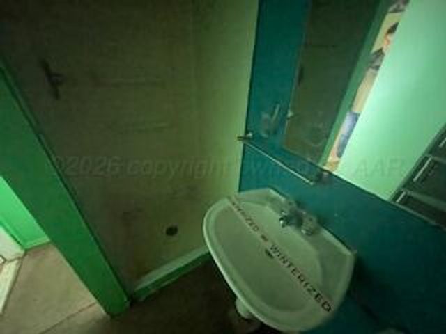 218 N Gaines Avenue, Tulia, TX 79088