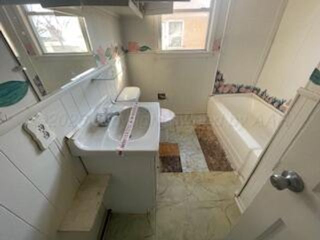 218 N Gaines Avenue, Tulia, TX 79088