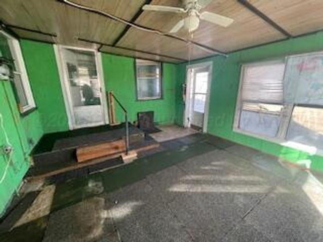 218 N Gaines Avenue, Tulia, TX 79088