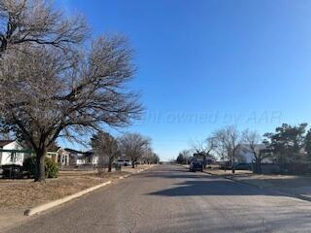 218 N Gaines Avenue, Tulia, TX 79088