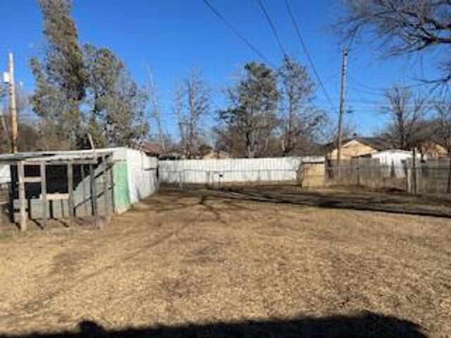 218 N Gaines Avenue, Tulia, TX 79088