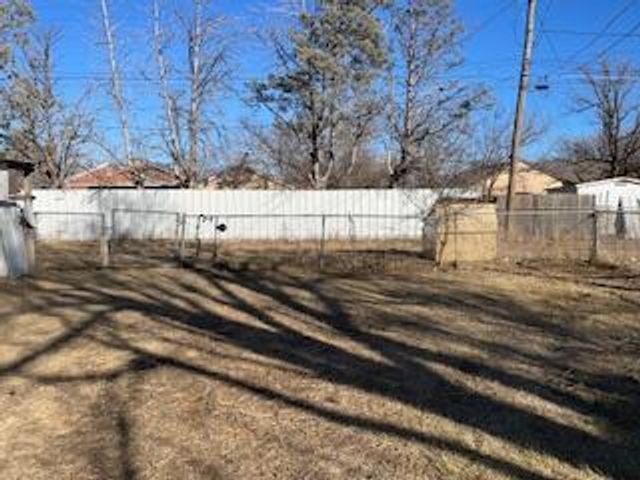 218 N Gaines Avenue, Tulia, TX 79088
