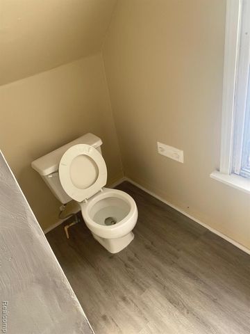 16526 Steel Street, Detroit, MI 48235