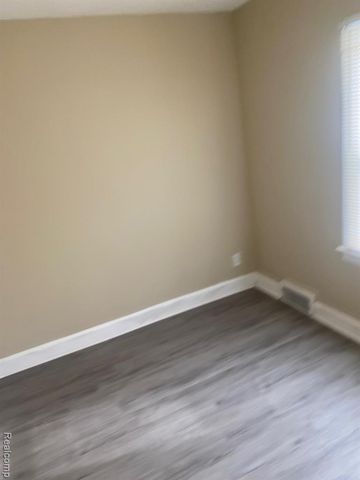 16526 Steel Street, Detroit, MI 48235