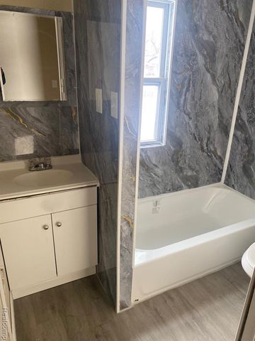 16526 Steel Street, Detroit, MI 48235