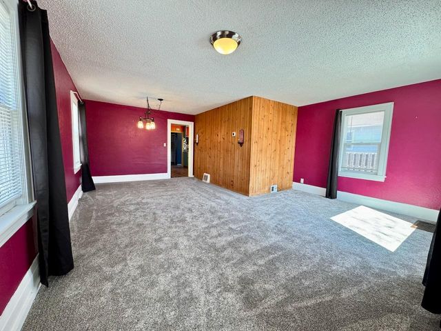 111 E Cherry Avenue, Fergus Falls, MN 56537