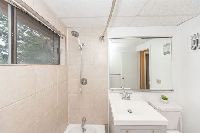 30 Shrewsbury Greens Dr G, Shrewsbury, MA 01545