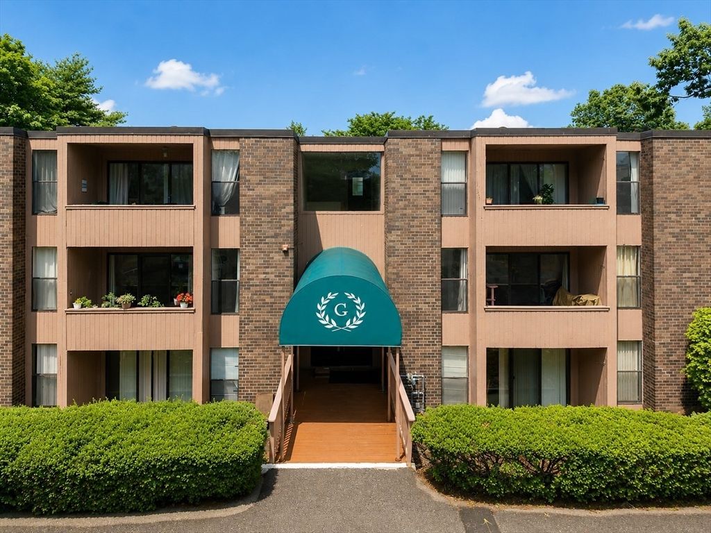 30 Shrewsbury Greens Dr G, Shrewsbury, MA 01545
