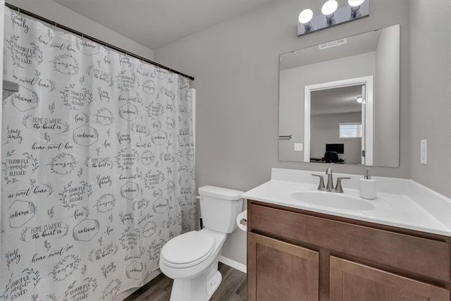 1700 King Road, Centerton, AR 72719