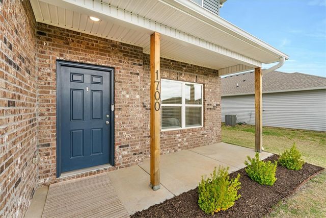 1700 King Road, Centerton, AR 72719