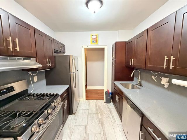 100 Palisade Avenue A22, Englewood, NJ 07631