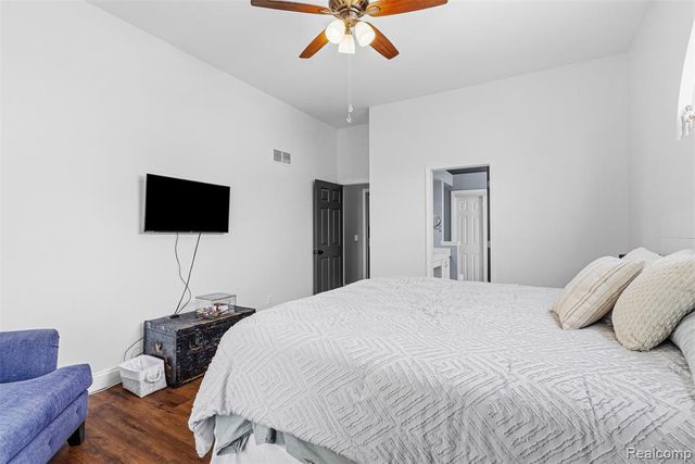 4092 Autumn Wood Drive, Fenton, MI 48430